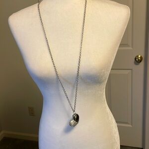40” neck chain with magnetic heart, hiding thumb drive